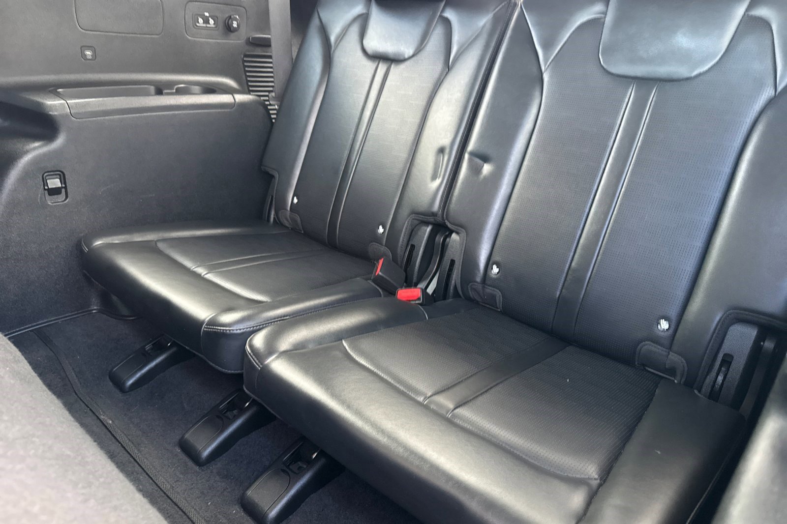 Used 2024 Kia Sorento S image 33