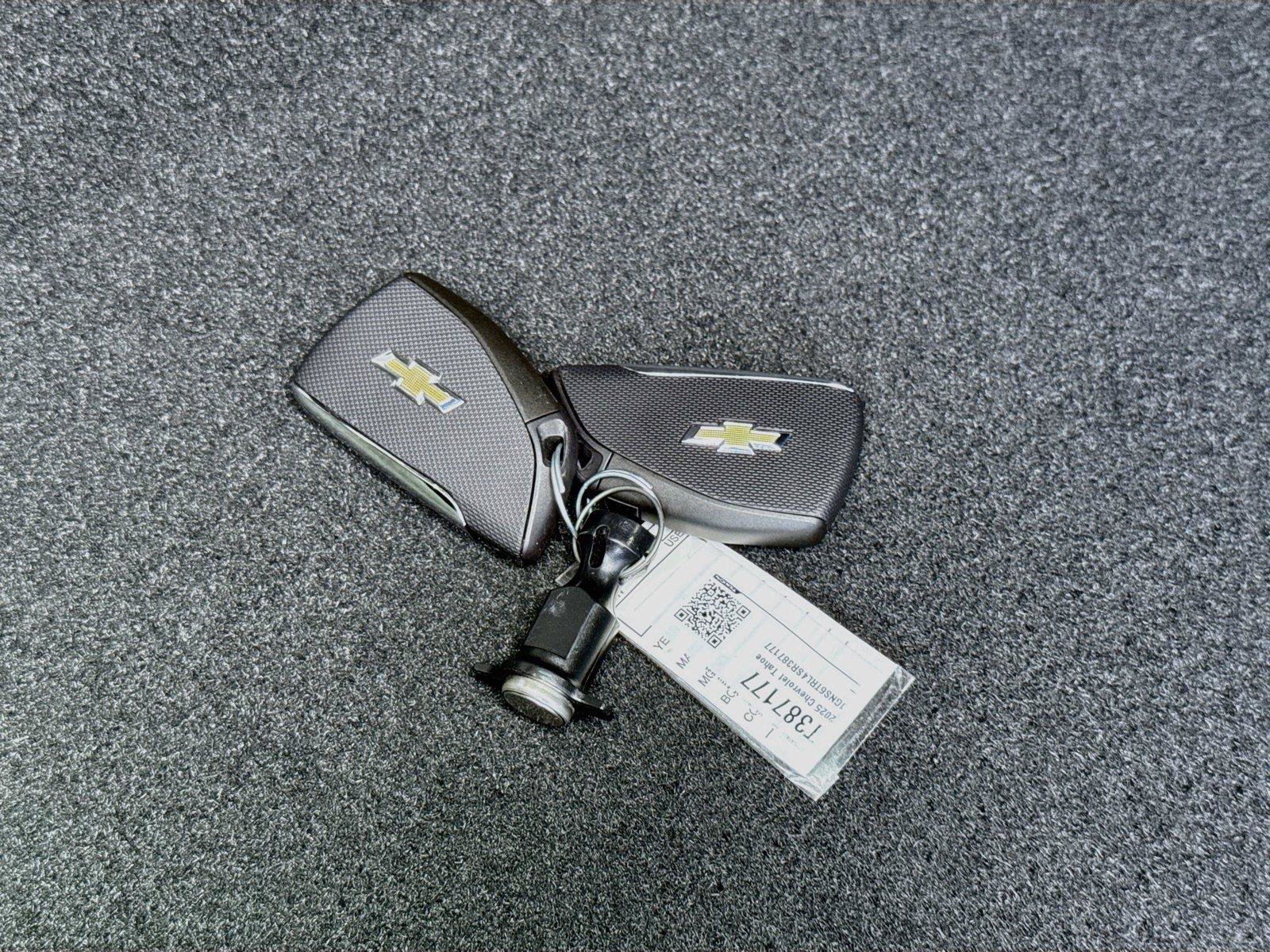Used 2025 Chevrolet Tahoe High Country AWD/4WD image 36
