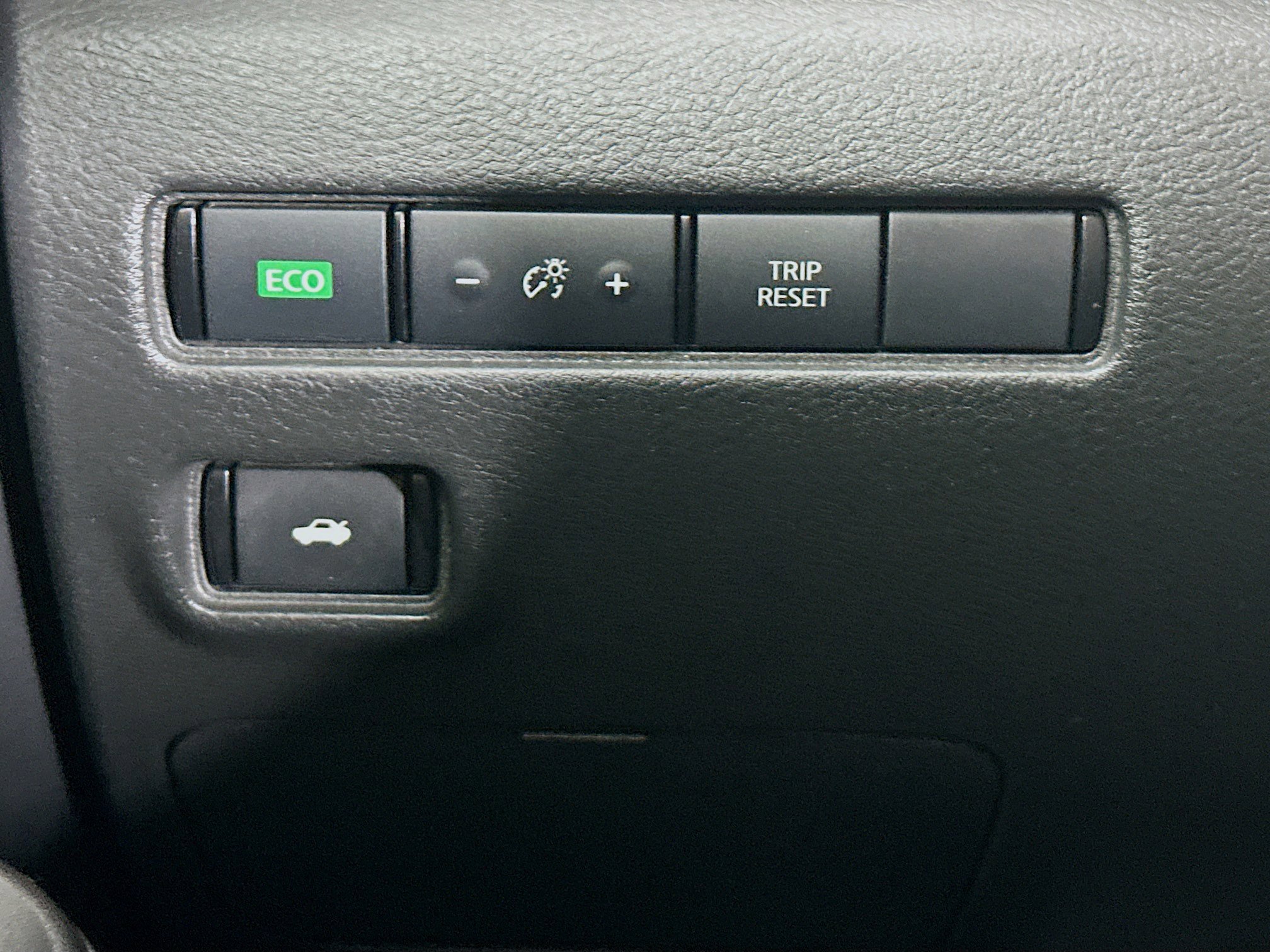 Used 2020 Nissan Sentra SV w/ Electronics Package FWD image 16
