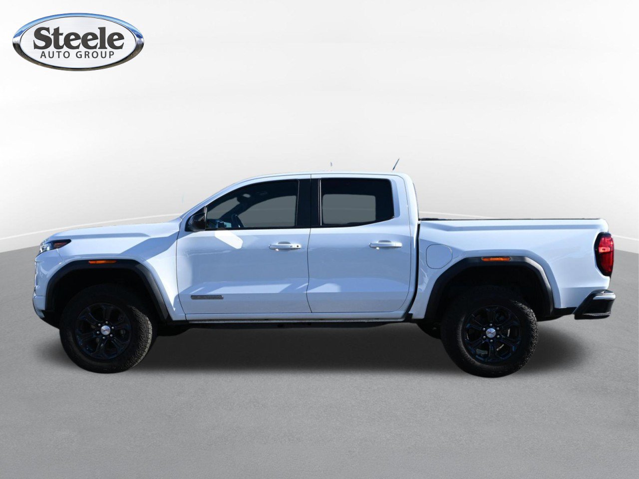 Used 2023 GMC Canyon Elevation w/ Elevation Premium Package RWD image 4