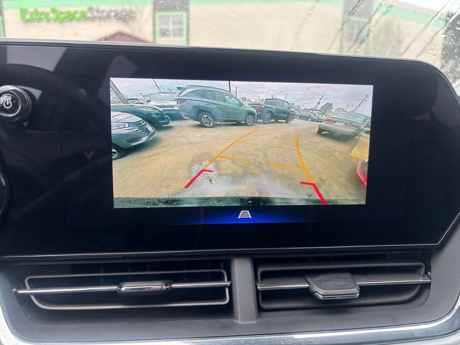 Used 2025 Chevrolet Trax LT w/ LT Convenience Package image 24