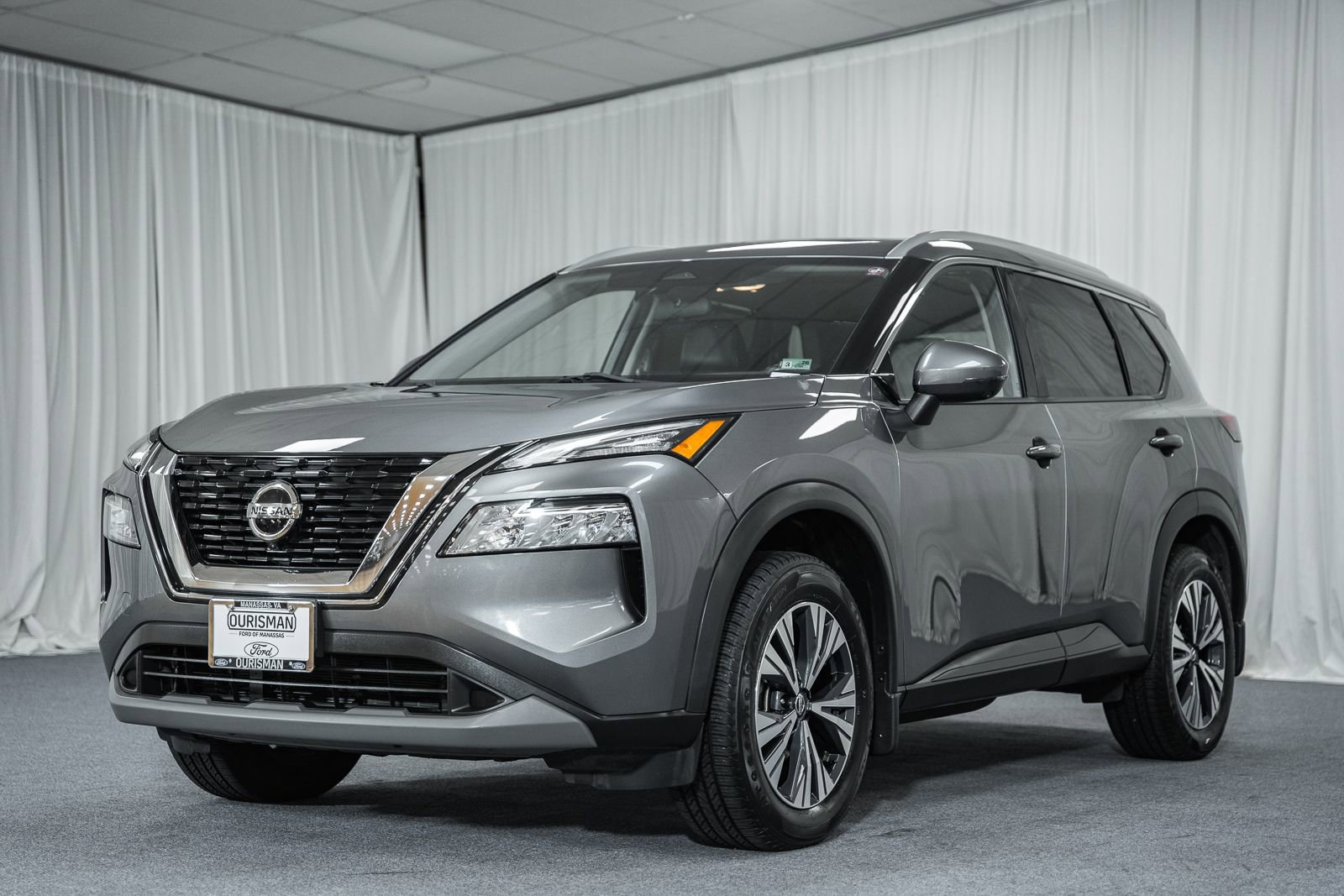 Used 2021 Nissan Rogue SV w/ Premium Package image 3