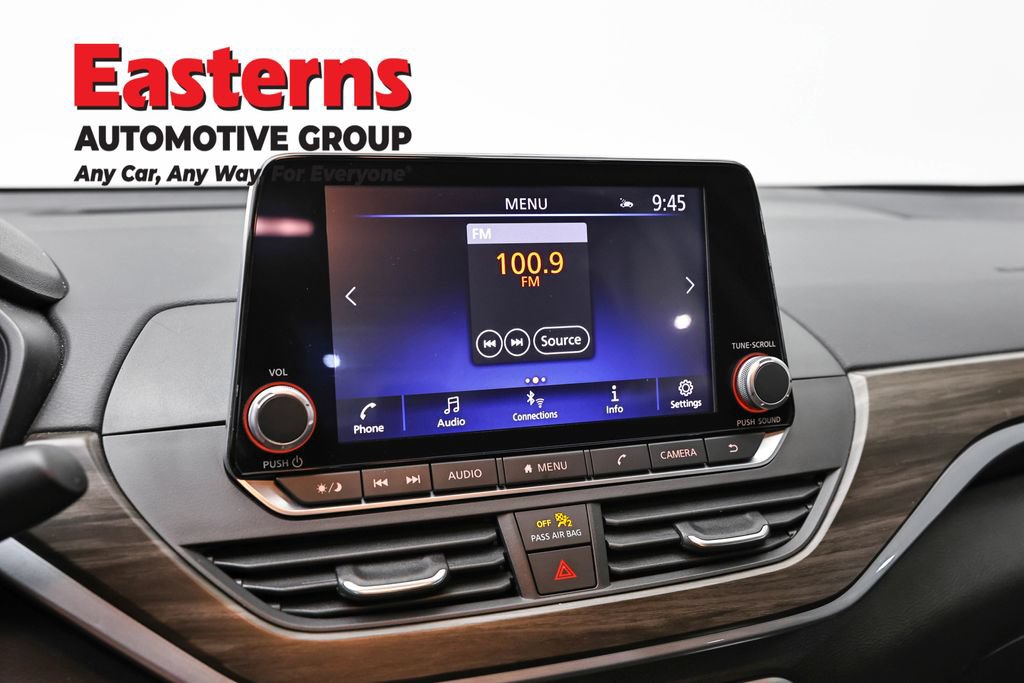 Used 2025 Nissan Altima 2.5 SV FWD image 19