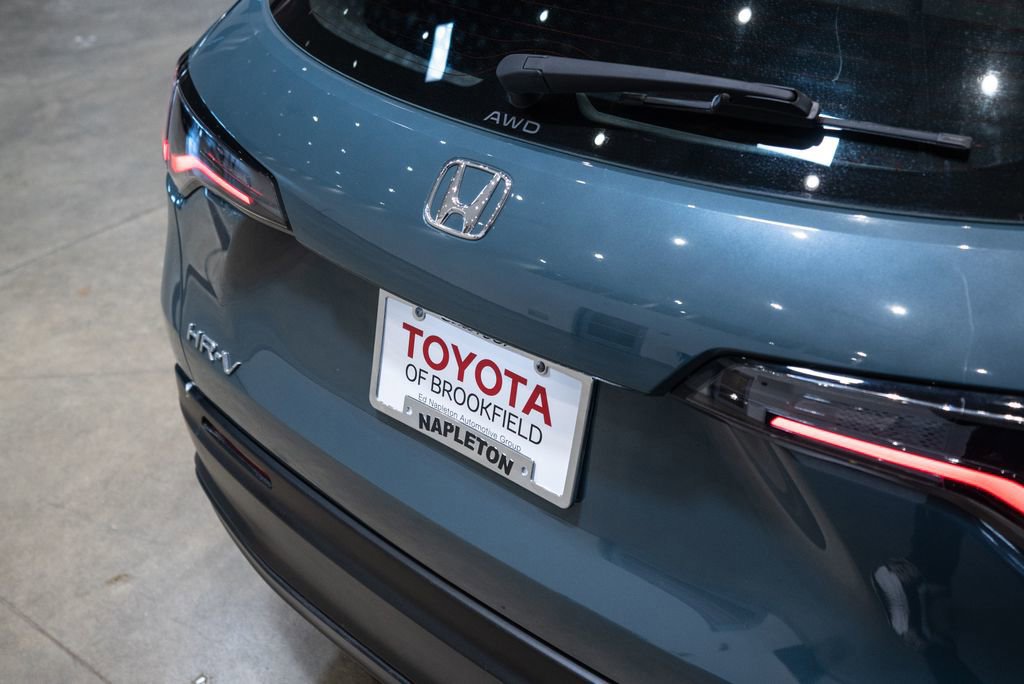 Used 2023 Honda HR-V LX image 12