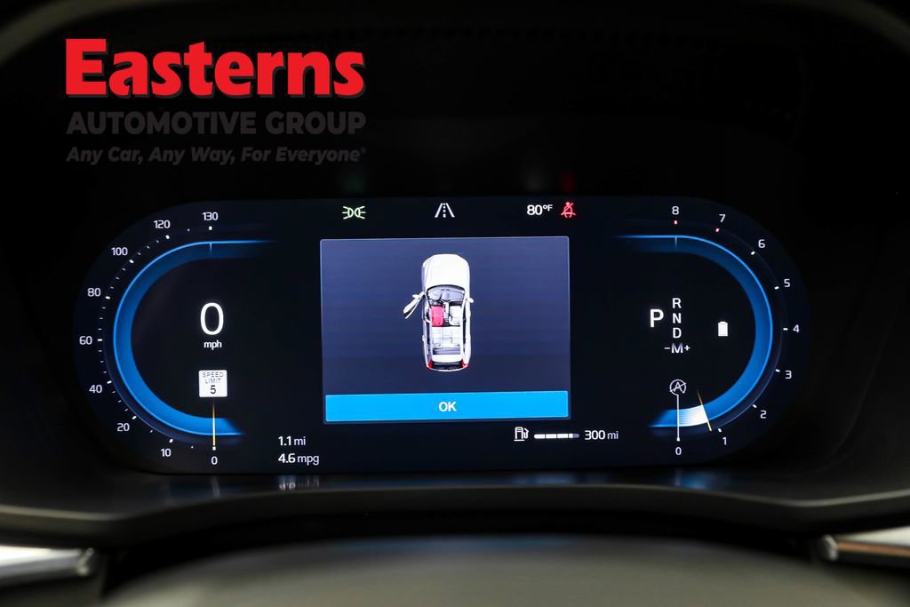 Used 2023 Volvo XC60 B5 Plus image 16