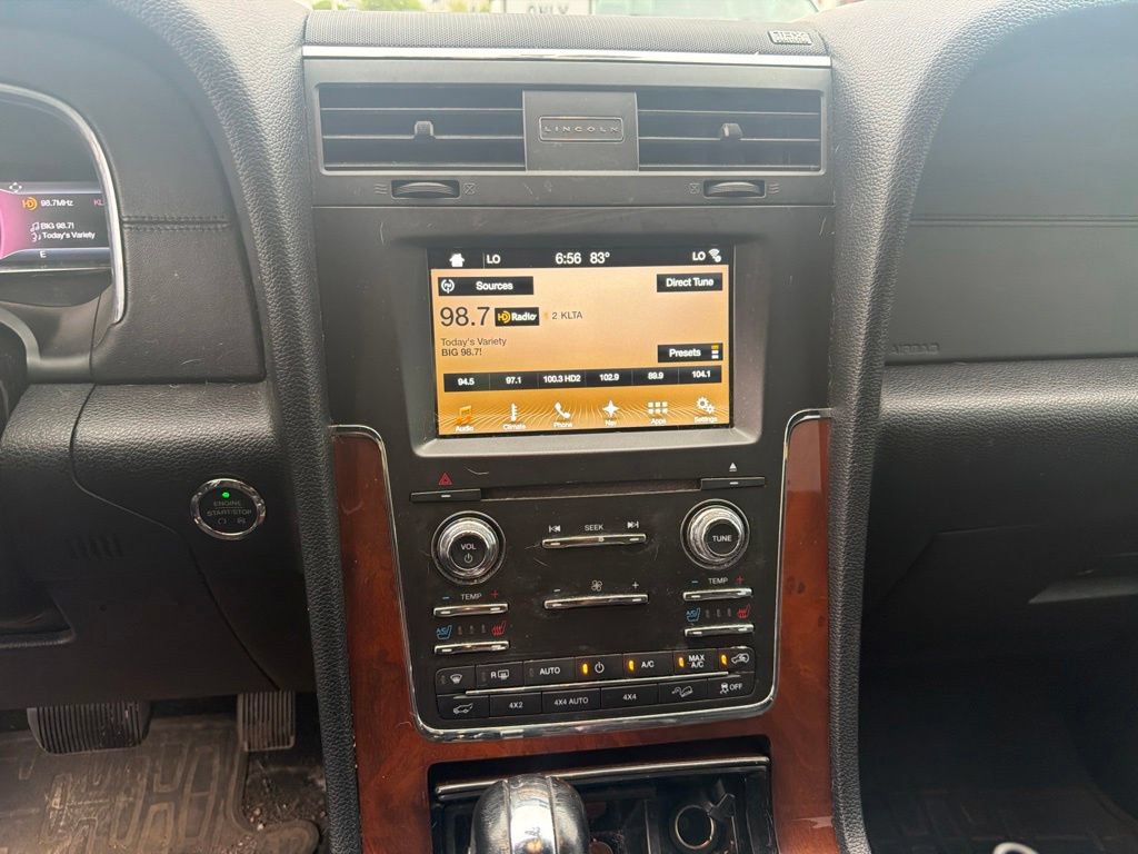 Used 2017 Lincoln Navigator L Select AWD/4WD image 19