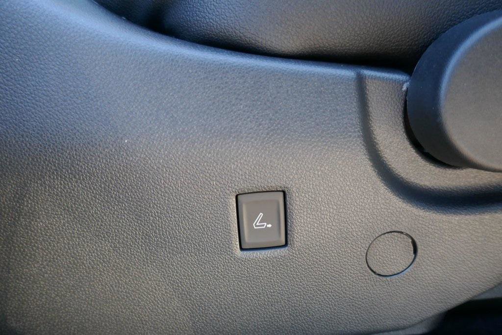 New 2026 Chevrolet Traverse RS image 13