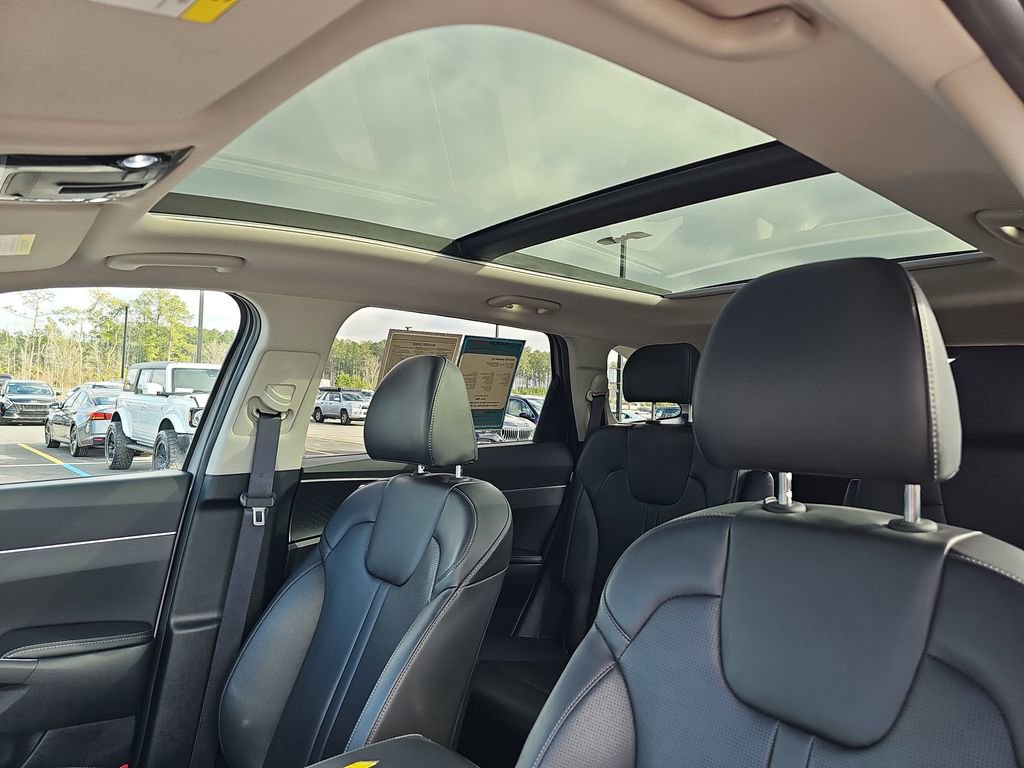 Used 2024 Kia Sorento EX w/ Panoramic Sunroof Package image 35