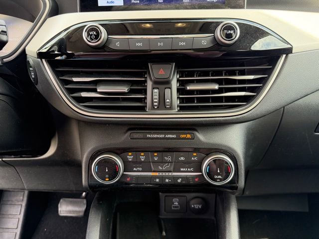 Used 2022 Ford Escape SEL w/ Technology Package image 17