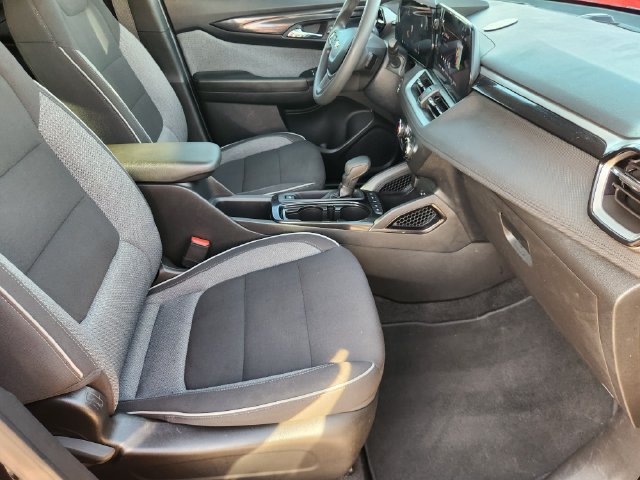 Used 2026 Chevrolet TrailBlazer LS FWD image 14