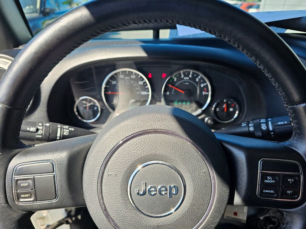 Used 2017 Jeep Wrangler Unlimited Sahara AWD/4WD image 18