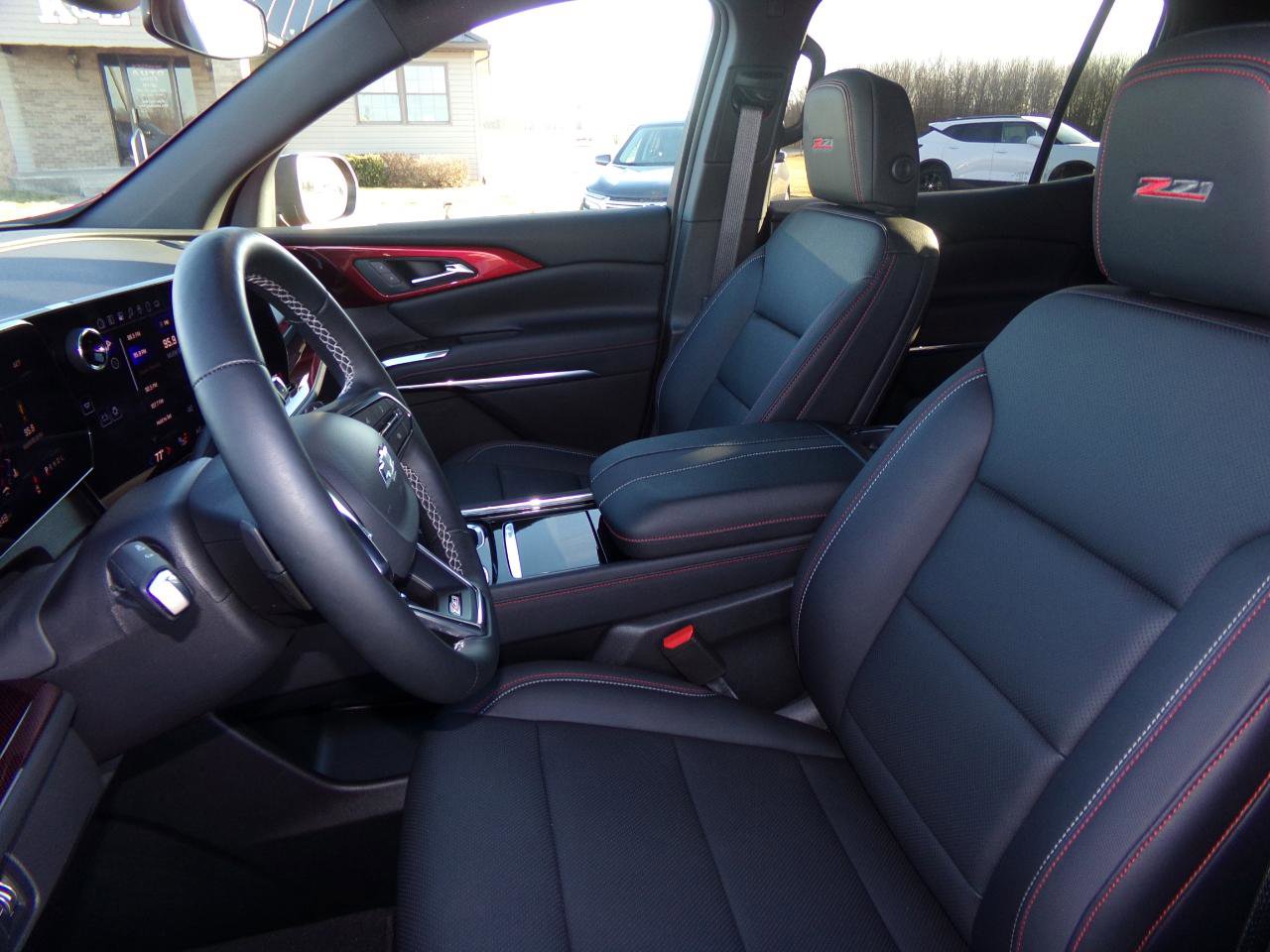 Used 2025 Chevrolet Traverse Z71 image 27