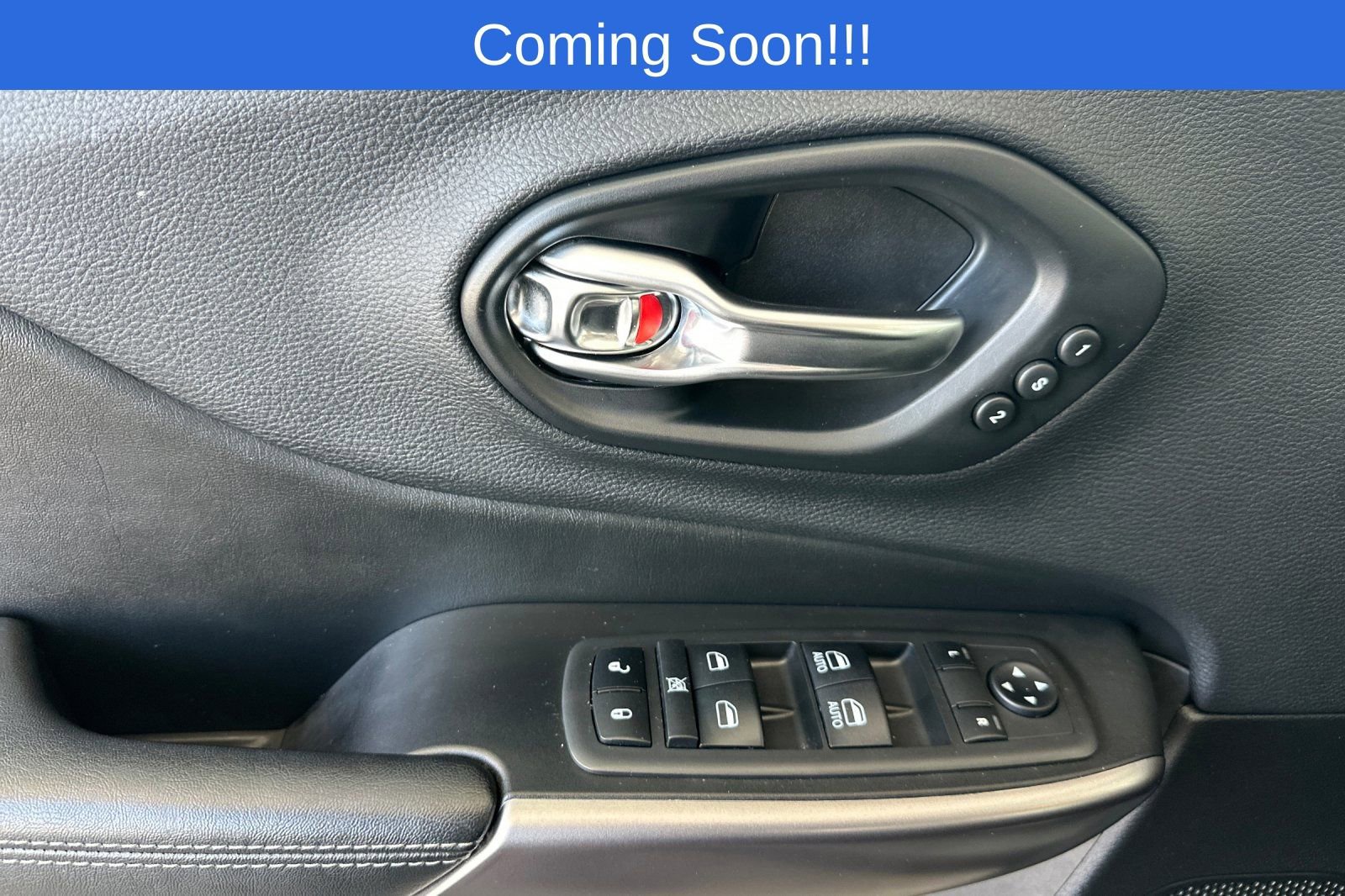 Used 2019 Jeep Cherokee Limited image 11