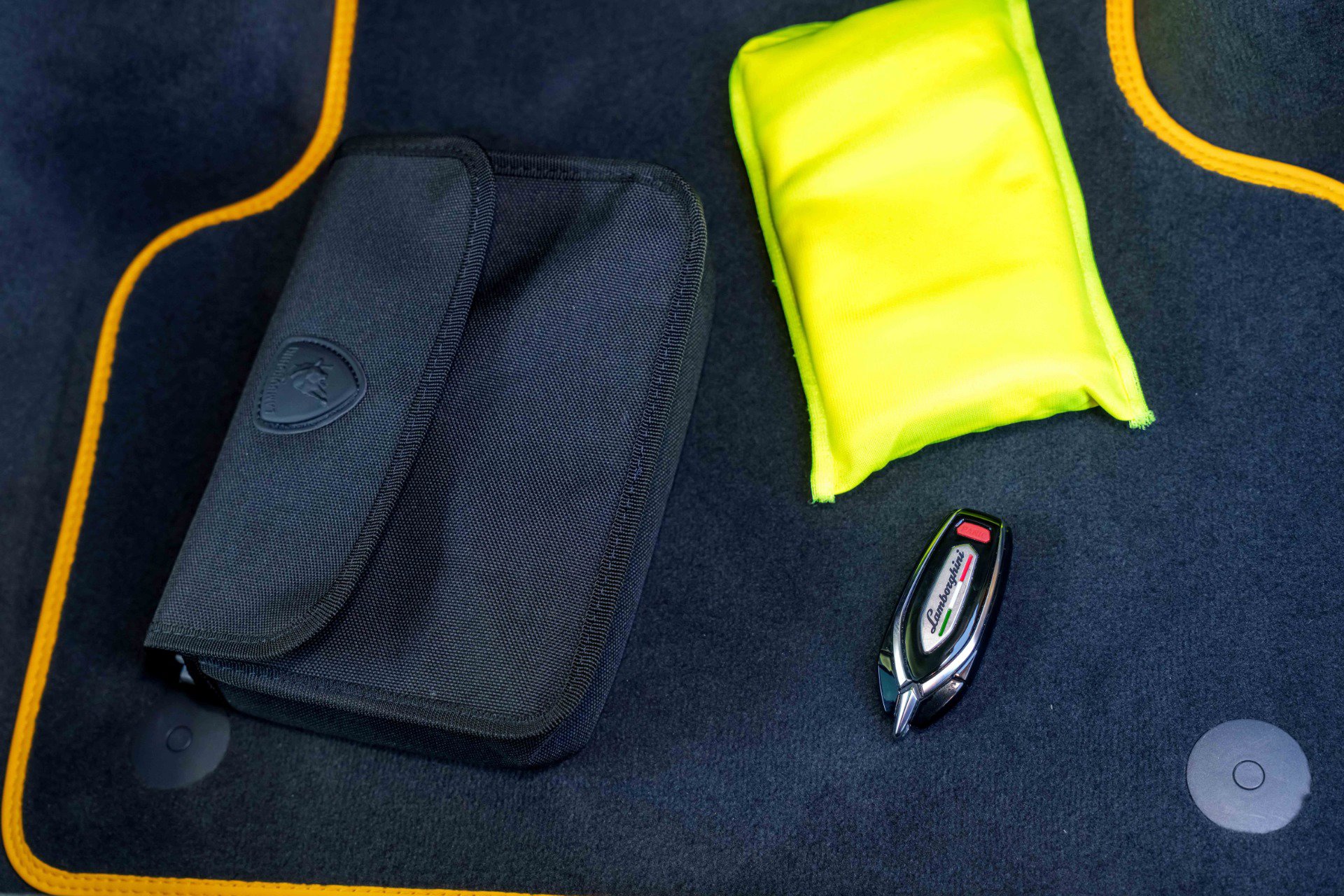 Used 2025 Lamborghini Urus SE image 72