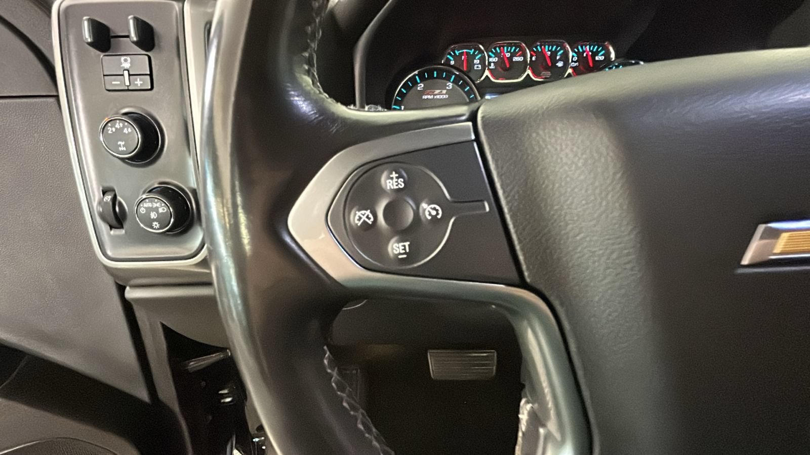 Used 2016 Chevrolet Silverado 2500 LT w/ Midnight Edition AWD/4WD image 17