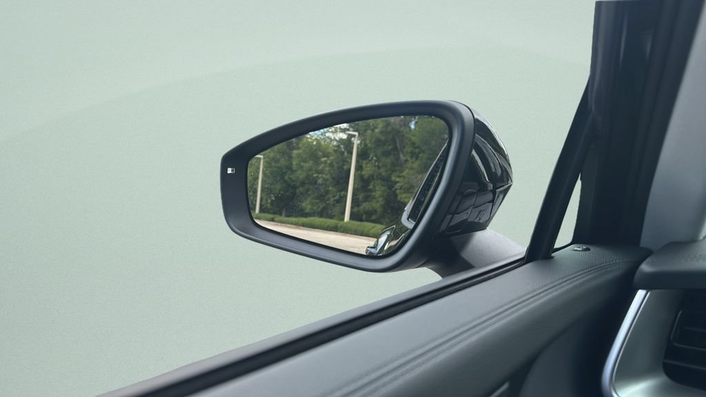 New 2026 Volkswagen Tiguan SE FWD image 30