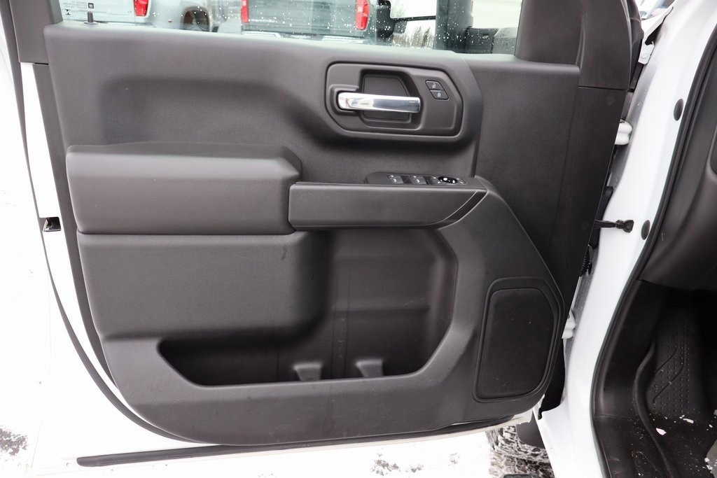 Used 2020 Chevrolet Silverado 2500 Custom w/ Custom Value Package image 4