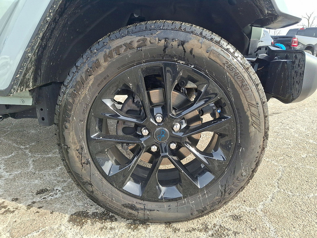 Used 2024 Jeep Wrangler Unlimited Sahara w/ Dual Top Group image 27