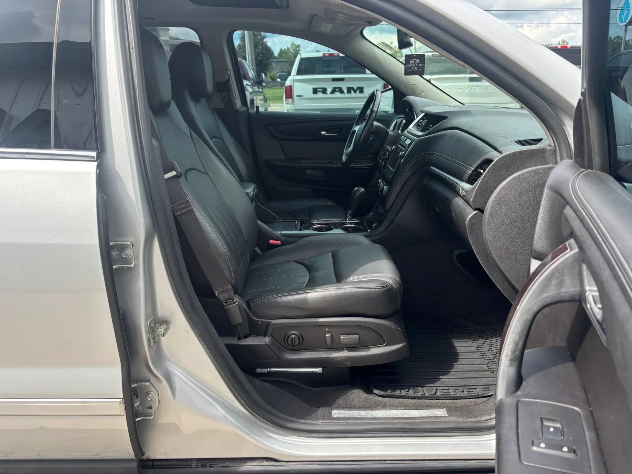 Used 2017 Chevrolet Traverse Premier AWD/4WD image 19