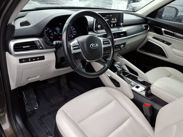 Used 2020 Kia Telluride S w/ S 8 Passenger Seating Package FWD image 3