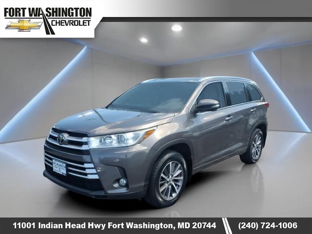 Used 2017 Toyota Highlander XLE AWD/4WD image 6