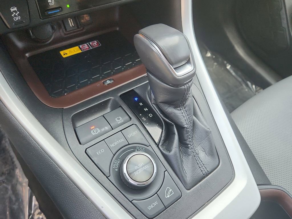 Used 2022 Toyota RAV4 Limited AWD/4WD image 24
