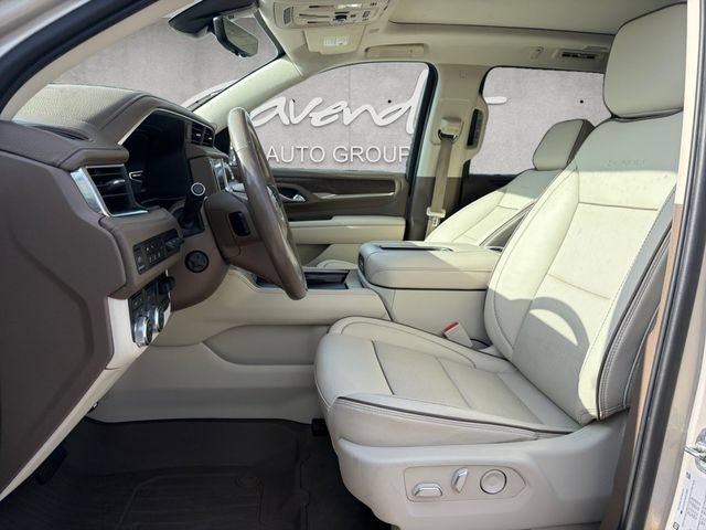 Used 2022 GMC Yukon XL Denali w/ Denali Ultimate Package AWD/4WD image 19