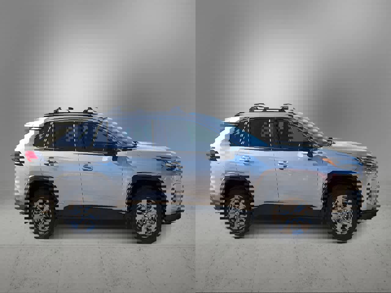 Used 2025 Toyota RAV4 LE image 9