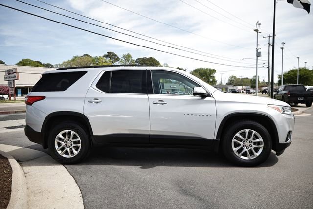 Used 2020 Chevrolet Traverse LT w/ Driver Confidence II Package image 9