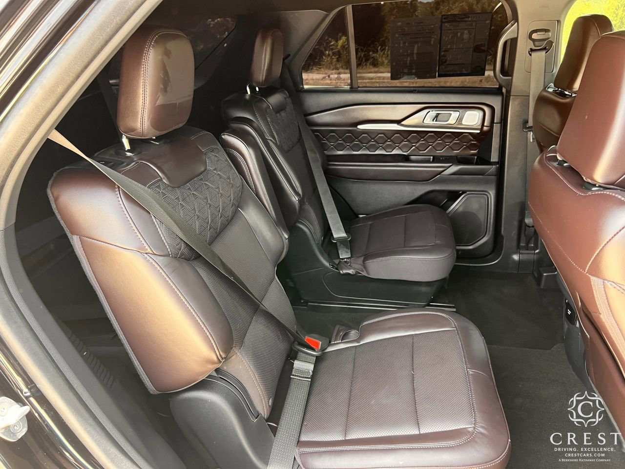 Used 2025 Ford Explorer Platinum w/ Ultimate Package AWD/4WD image 29