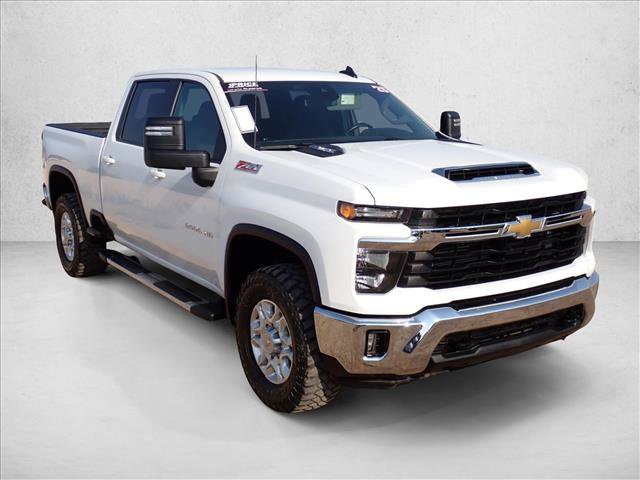 Used 2025 Chevrolet Silverado 2500 LT AWD/4WD image 6