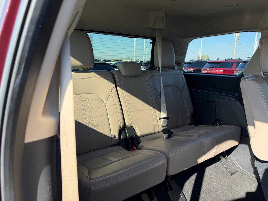 Used 2024 Ford Expedition Limited image 21