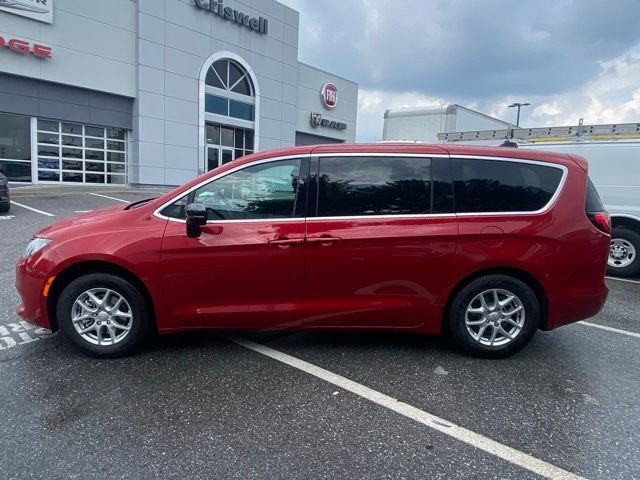 New 2026 Chrysler Voyager LX image 4