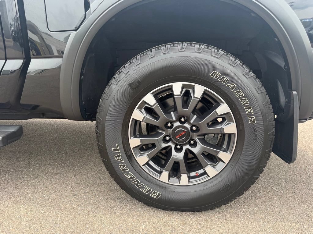 Used 2022 Nissan Titan PRO-4X w/ Pro-4x Convenience Package AWD/4WD image 12
