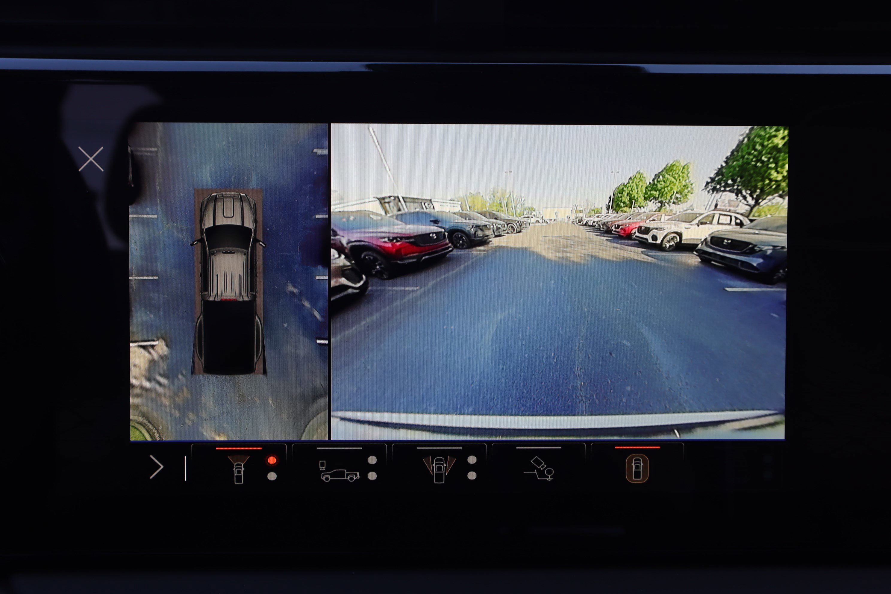 Used 2026 GMC Sierra 3500 Denali Ultimate w/ LPO, Black Badging Package image 16