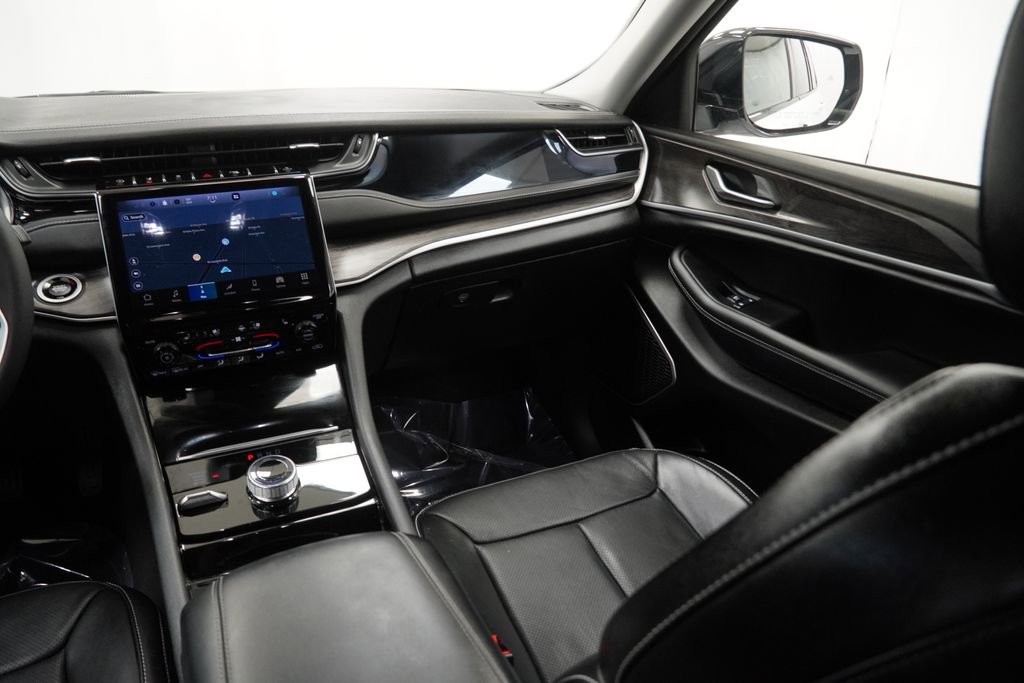Certified 2023 Jeep Grand Cherokee Limited w/ Luxury Tech Group II AWD/4WD image 27