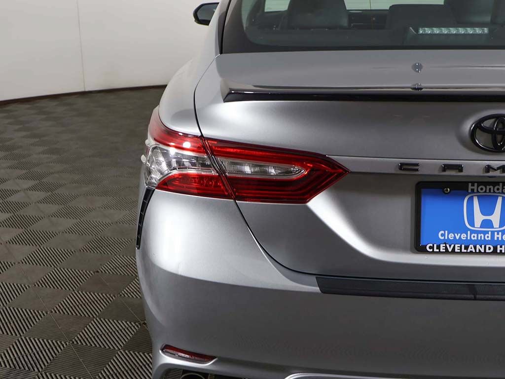 Used 2020 Toyota Camry XSE FWD image 15