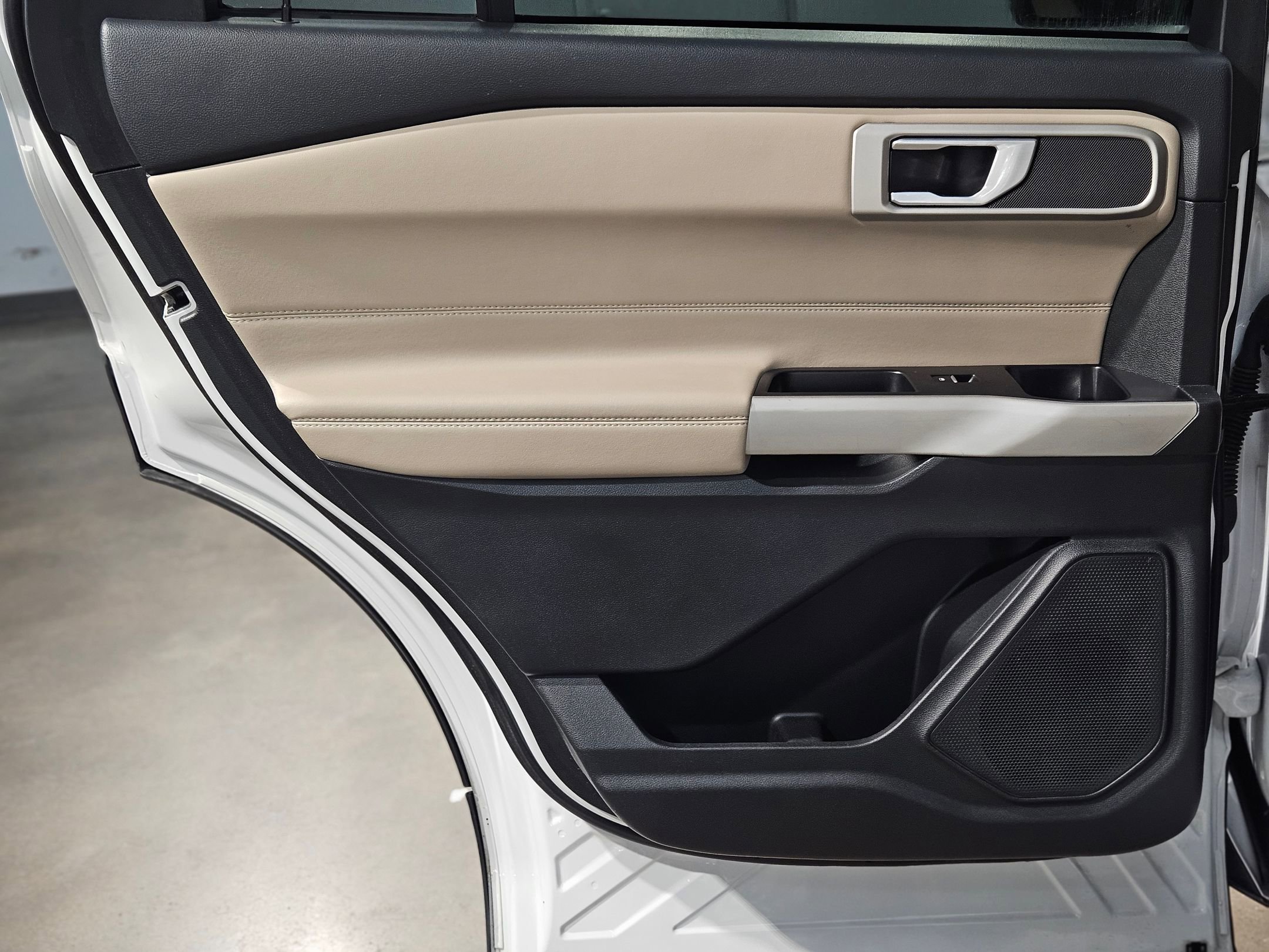 Used 2023 Ford Explorer XLT w/ Equipment Group 202A image 33