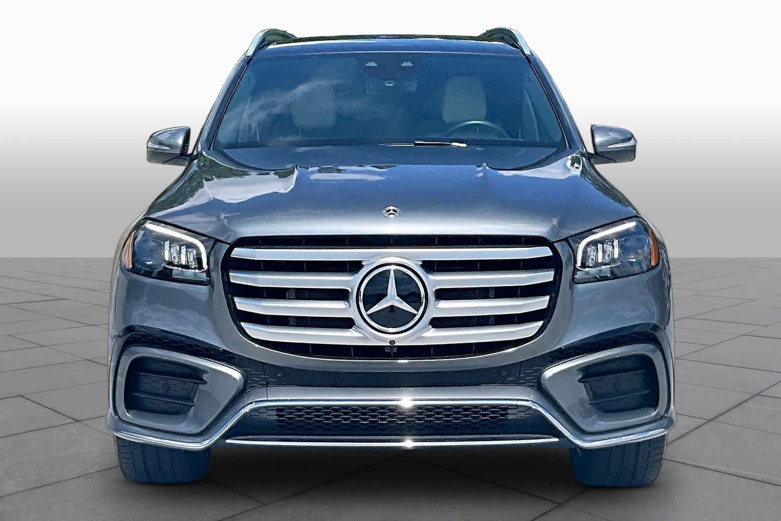 Used 2024 Mercedes-Benz GLS 450 4MATIC image 4