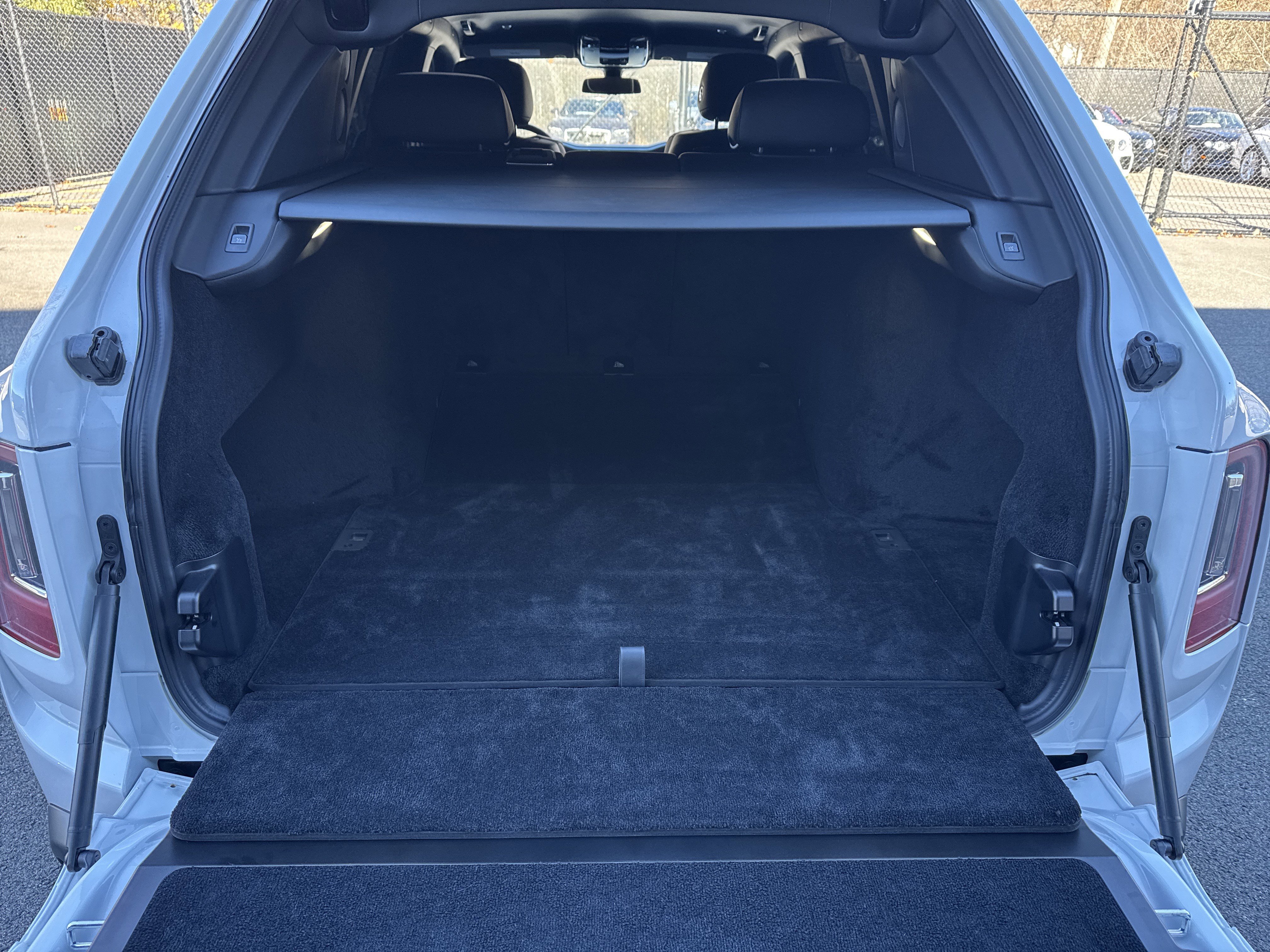 Certified 2022 Rolls-Royce Cullinan image 28