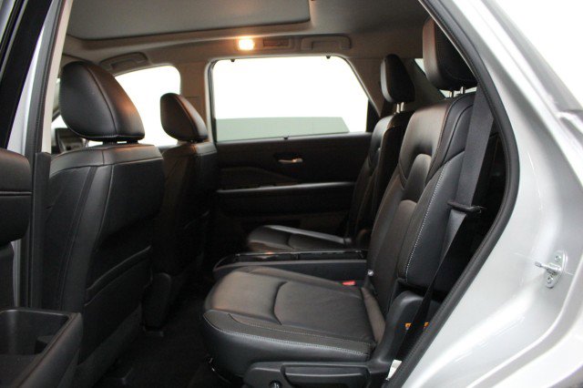 Used 2024 Nissan Pathfinder SL w/ SL Premium Package image 28