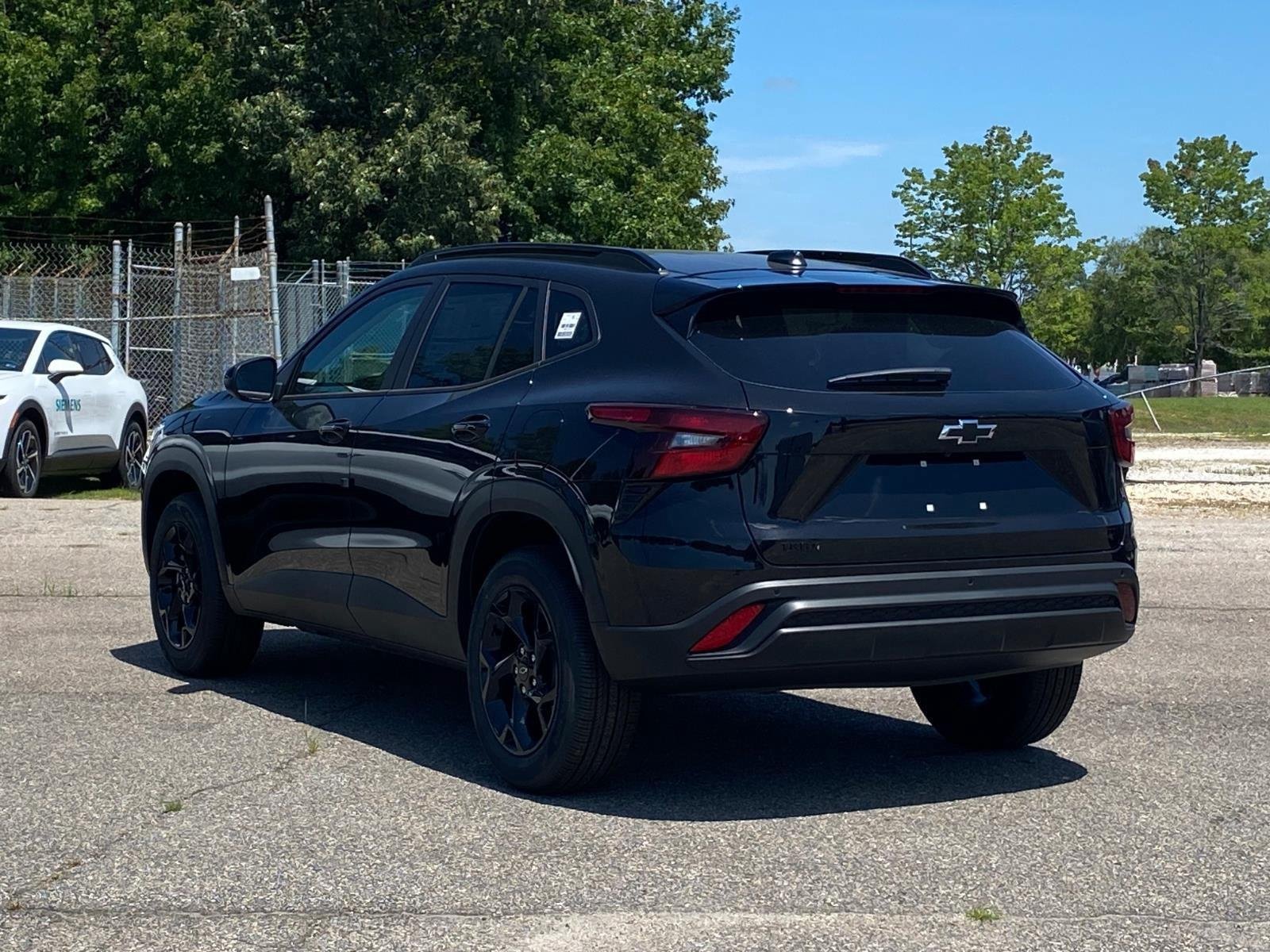 New 2026 Chevrolet Trax LT w/ Driver Confidence Package FWD image 4