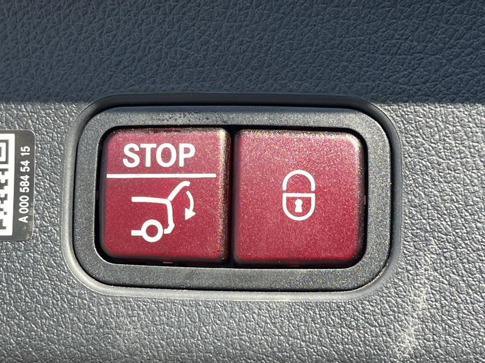 Certified 2025 Mercedes-Benz GLC 300 image 11