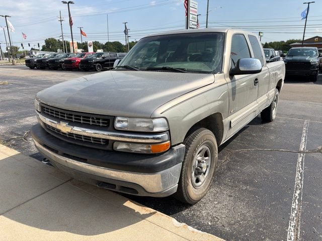 Used 2001 Chevrolet Silverado 1500 LS w/ Firm Ride Suspension Pkg AWD/4WD image 2