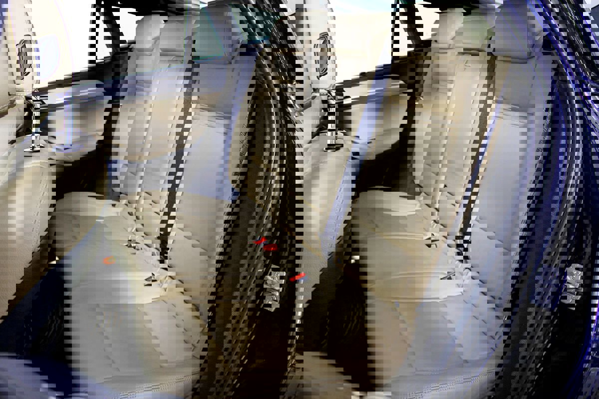 Used 2012 BMW X6 M image 40