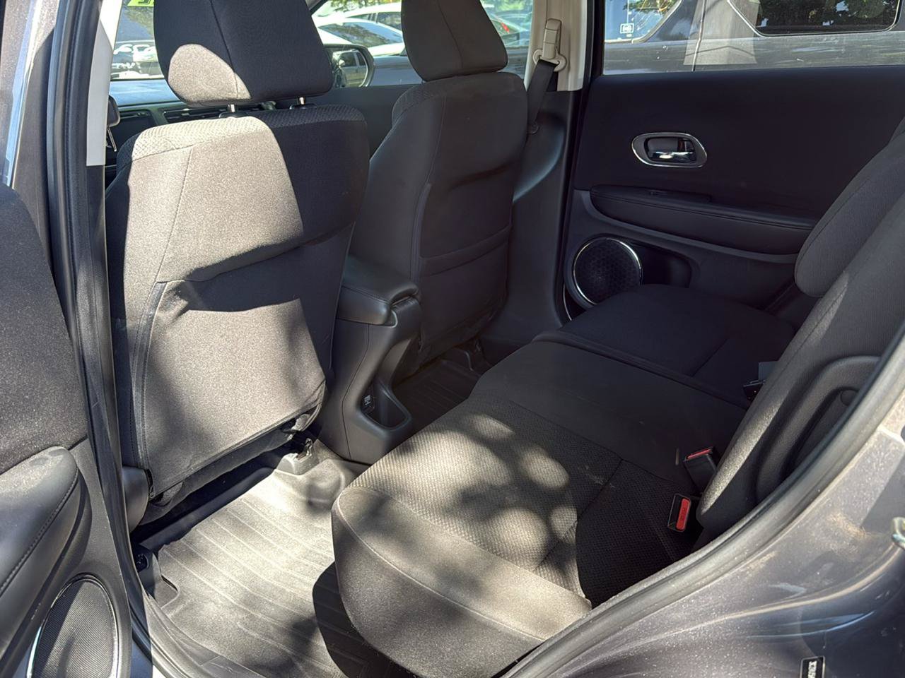 Used 2017 Honda HR-V EX image 9