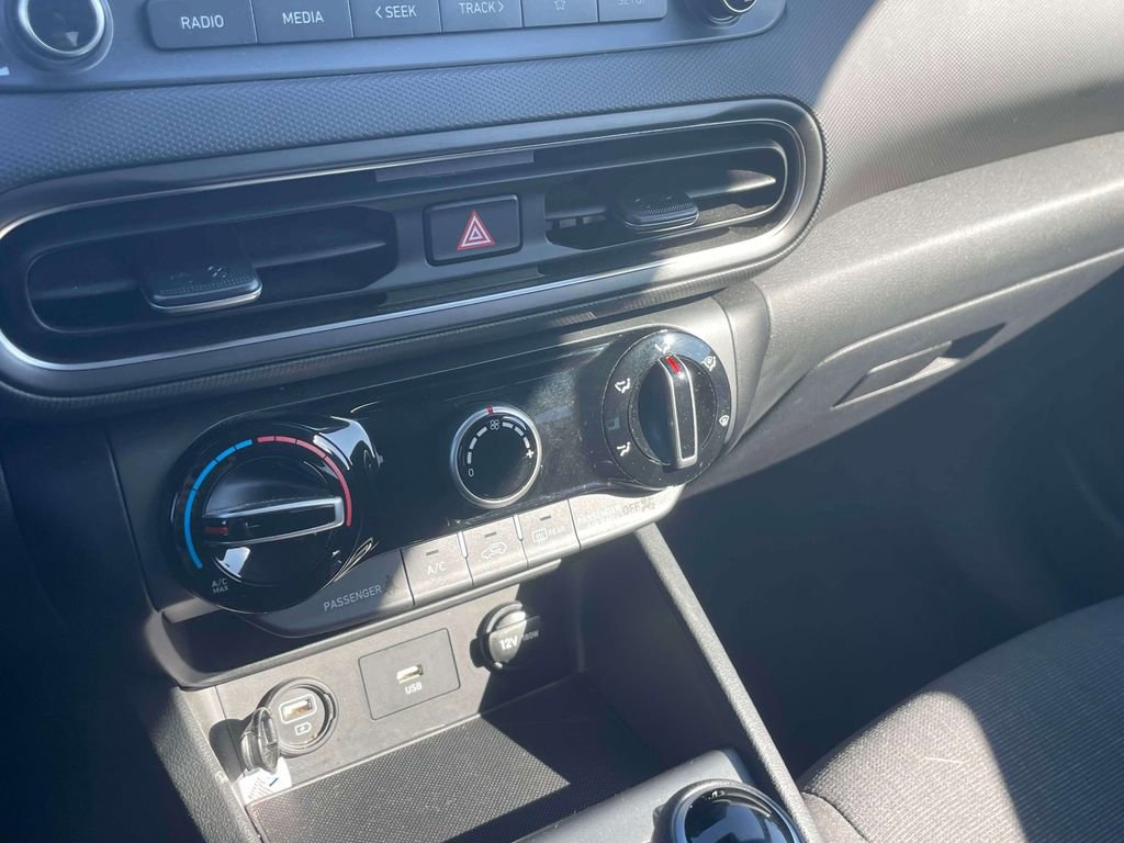 Used 2023 Hyundai Kona SEL image 29