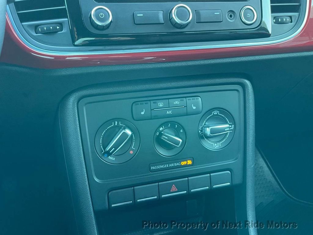 Used 2013 Volkswagen Beetle TDI FWD image 17