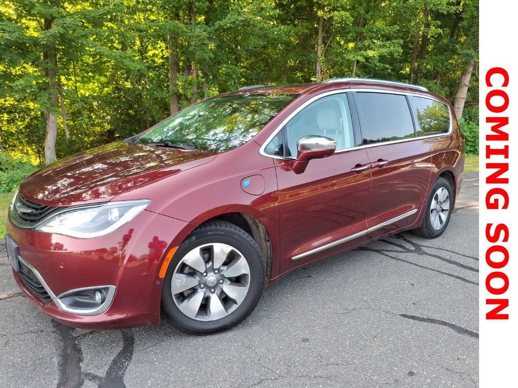 Used 2017 Chrysler Pacifica Platinum FWD video 1