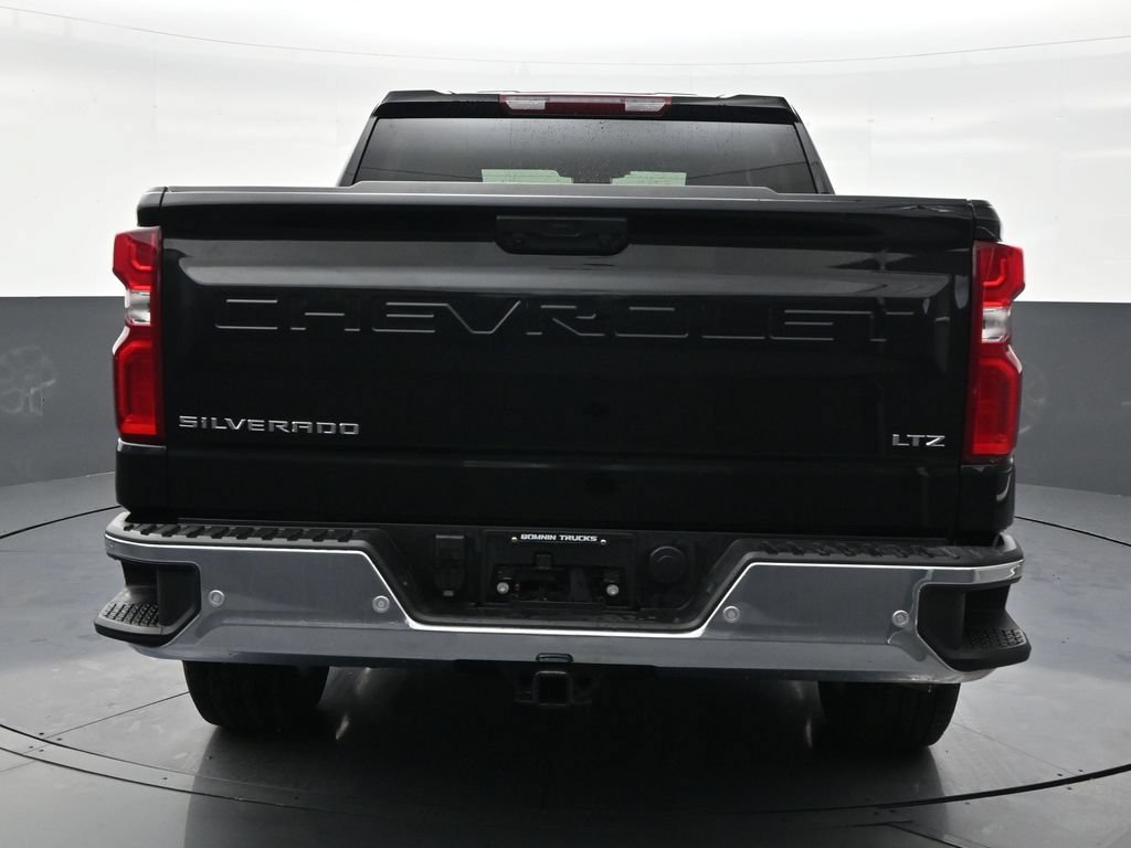 Used 2022 Chevrolet Silverado 1500 LTZ w/ LTZ Premium Package RWD image 4